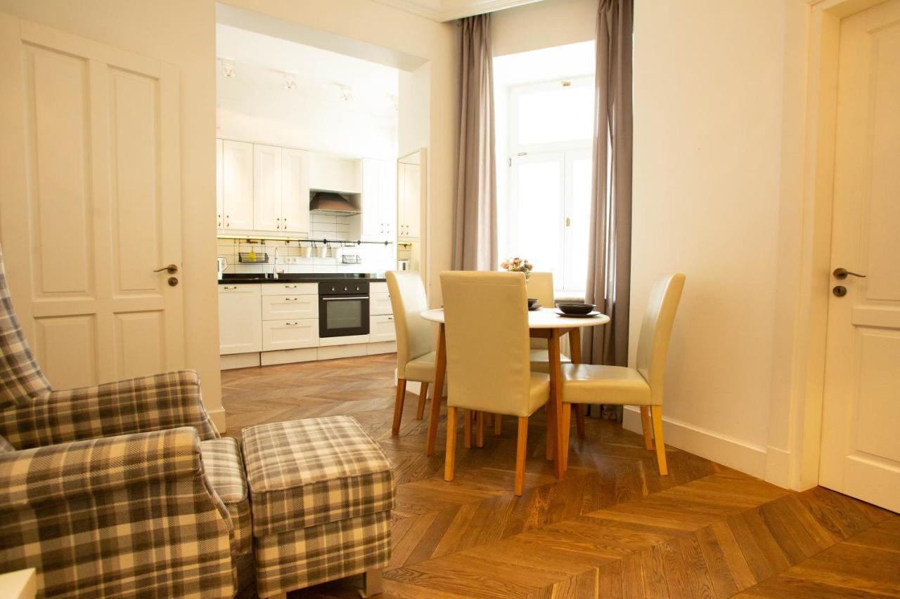 City Center - Golden Apartments - Dobr11A Варшава Екстер'єр фото